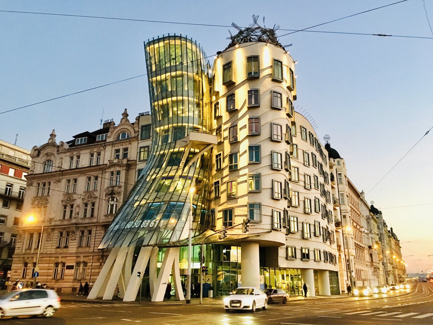跳舞房子, dancing house