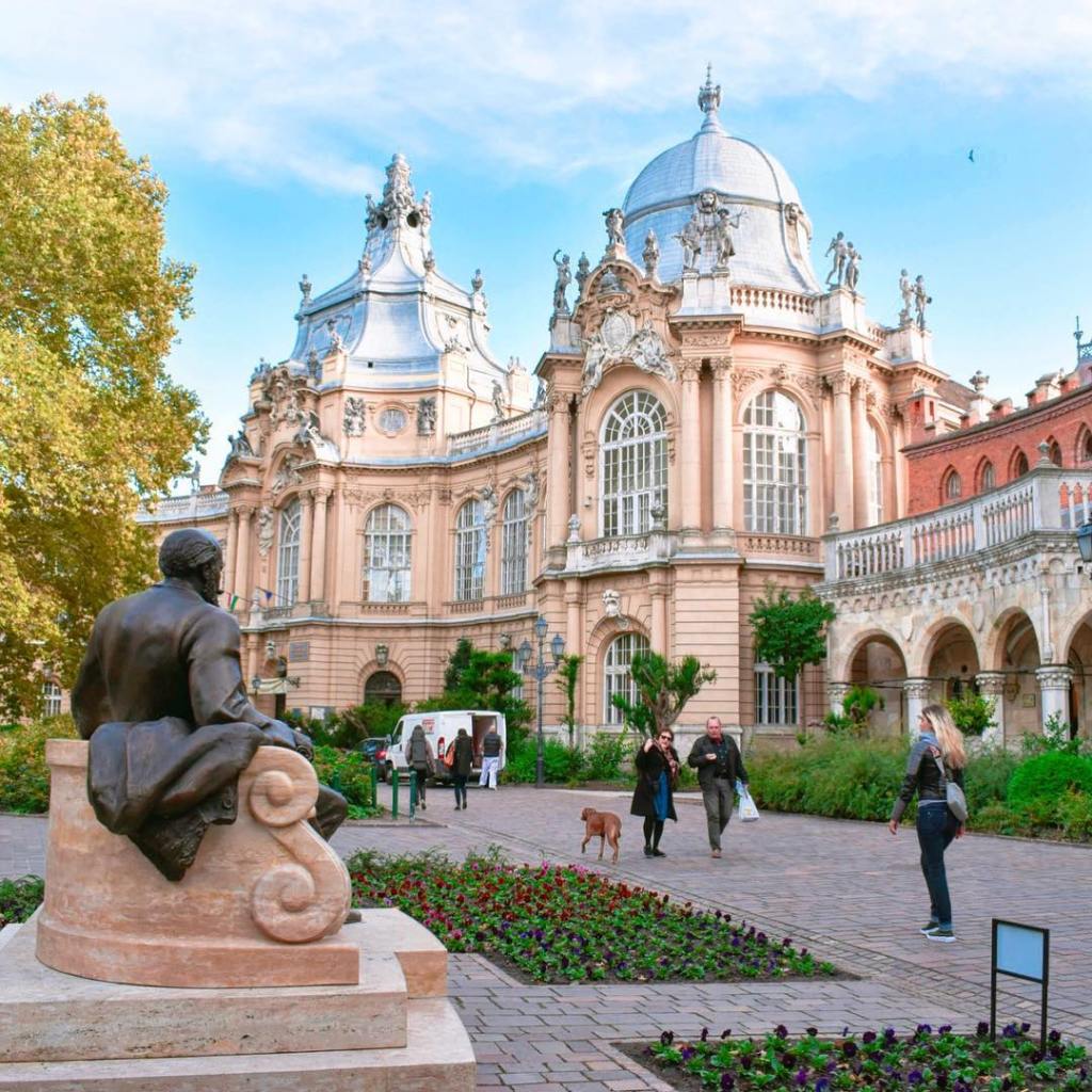 Vajdahunyad Castle, 沃伊達奇城堡