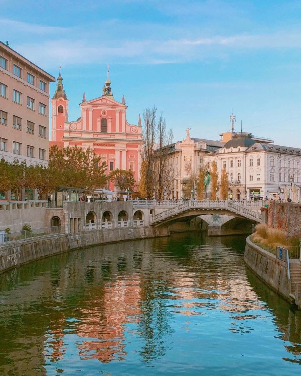 Franciscan Church of the Annuciation, 方濟各會教堂, 聖方濟教堂, 粉紅教堂, pink church