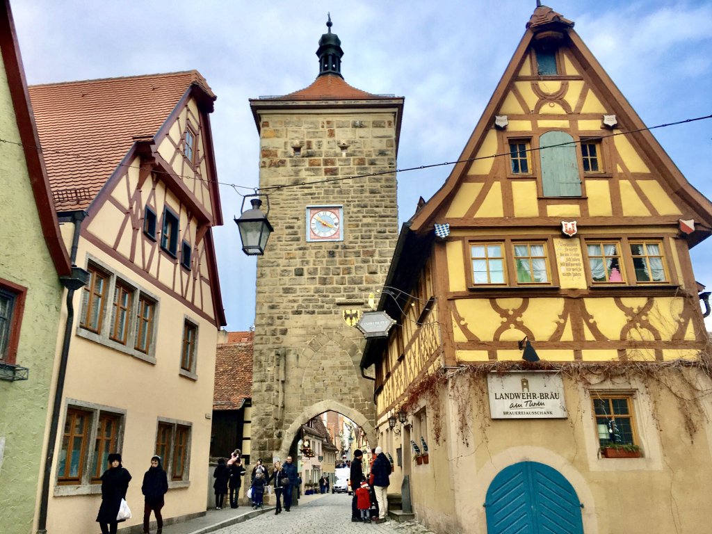 白塔, Weißer Turm